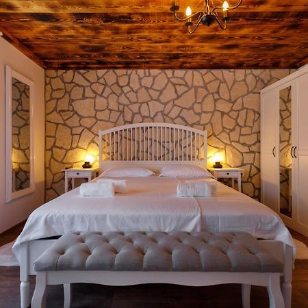 Rustic Apartment Evelin Кърк Екстериор снимка