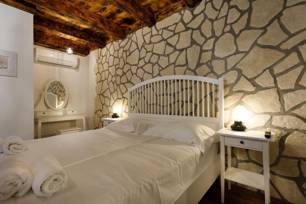 Rustic Apartment Evelin Кърк Екстериор снимка