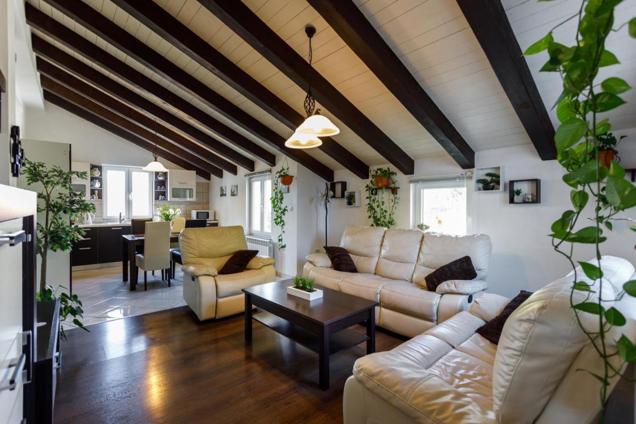 Rustic Apartment Evelin Кърк Екстериор снимка