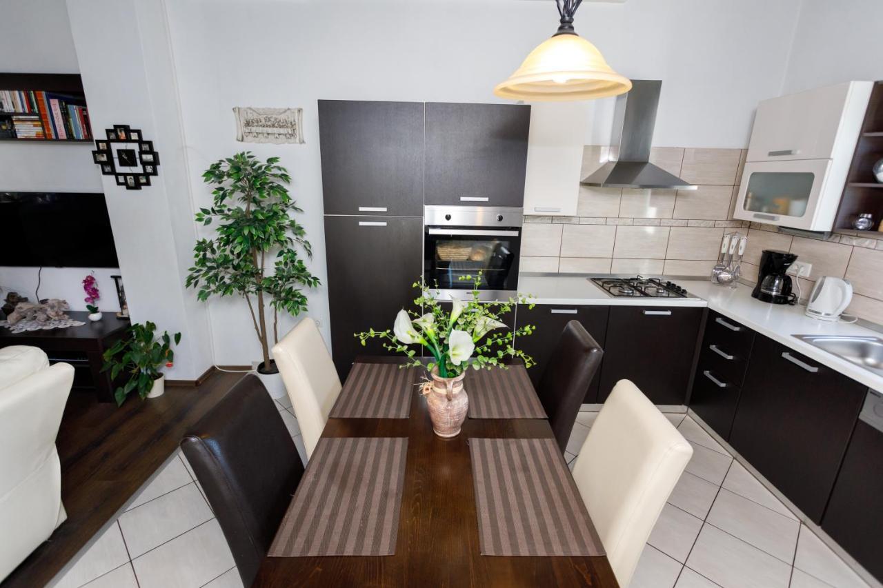 Rustic Apartment Evelin Кърк Екстериор снимка